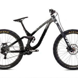 NS Bikes Fuzz 275 DH ja bikepark pyörä